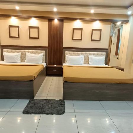 Trisplanet Hotel Kalyani Buitenkant foto