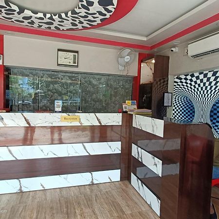 Trisplanet Hotel Kalyani Buitenkant foto