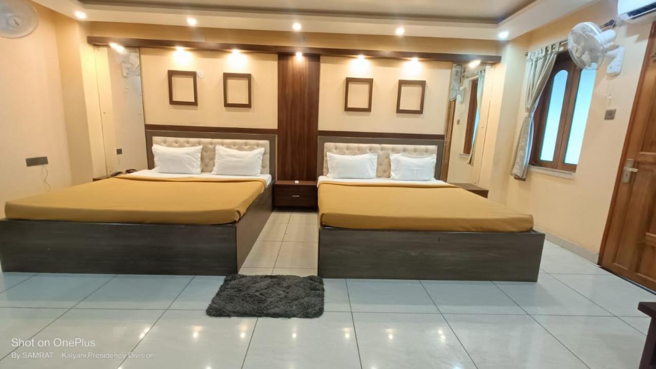 Trisplanet Hotel Kalyani Buitenkant foto