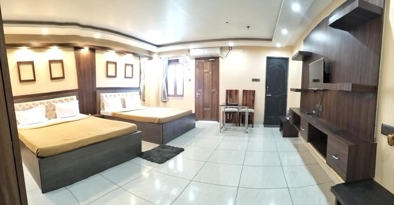Trisplanet Hotel Kalyani Buitenkant foto